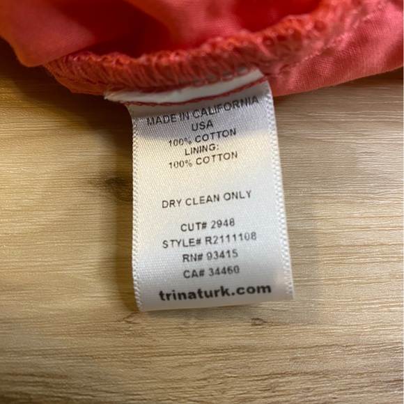 NWT Trina Turk Coral Lace Sleeveless Top Tank Medium - Picture 6 of 6